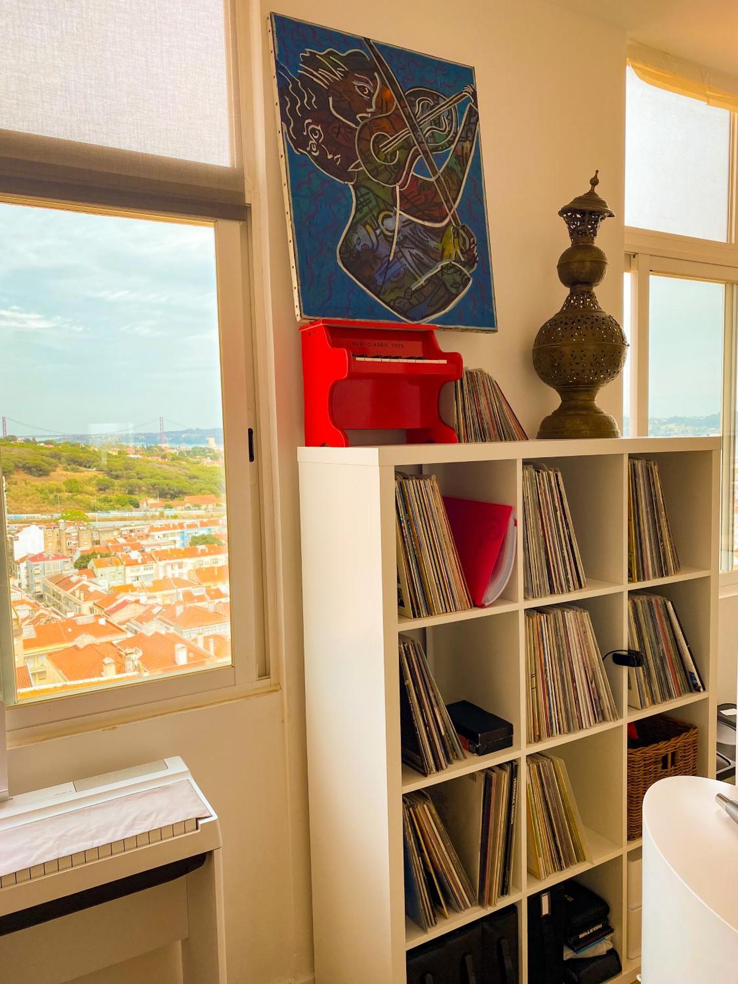 Ideally Located With Perfect Views Algés Exterior foto